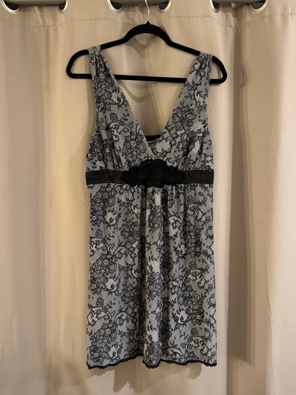 Studio Donatella Black Lace-Trim Floral Sleep Chemise